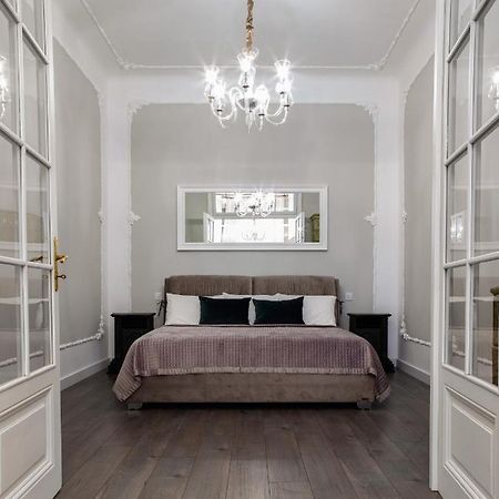 3 Room Apartments , Rohatyntsyv Street Лвив Екстериор снимка