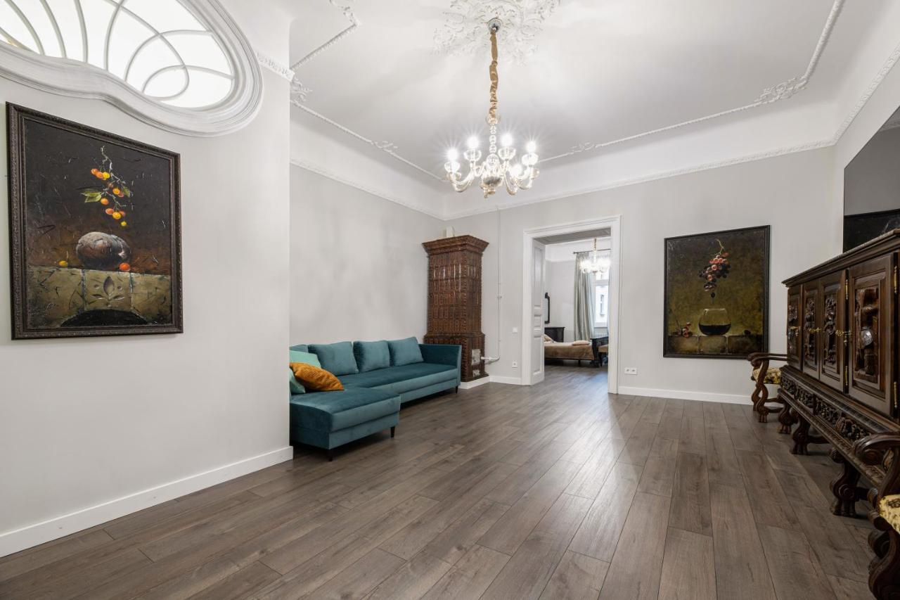3 Room Apartments , Rohatyntsyv Street Лвив Екстериор снимка
