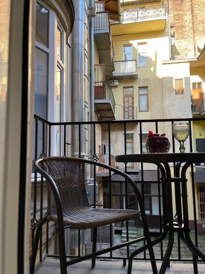 3 Room Apartments , Rohatyntsyv Street Лвив Екстериор снимка